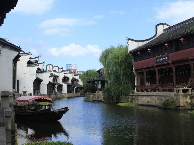 发现别人不知道的!擦皮鞋时,滴上一滴醋,为什么皮鞋会看起来光亮持久?冷知识分享平台